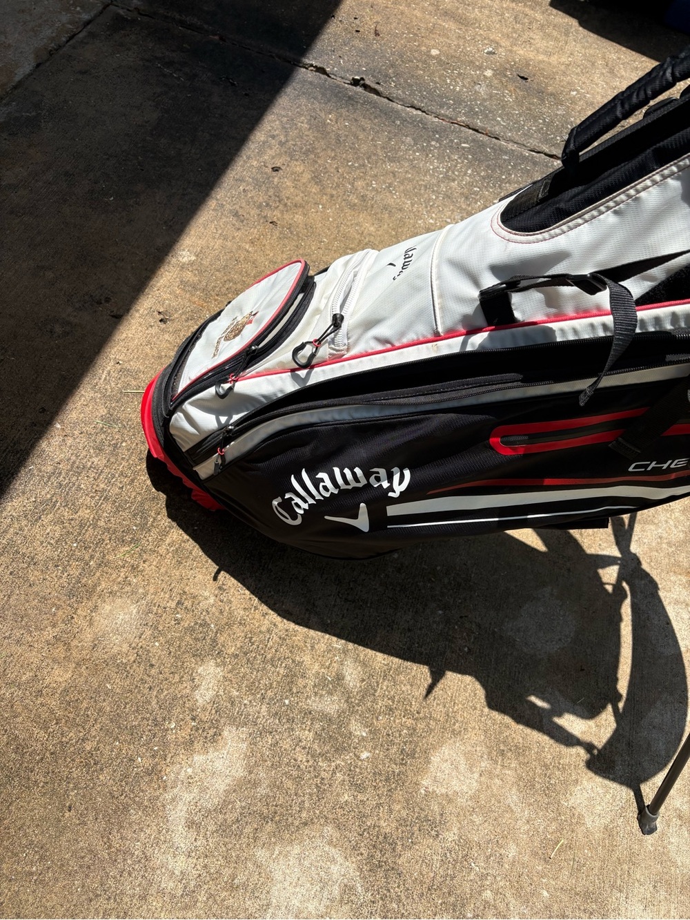 Callaway White, Black and Red Stand Golf Carry Bag - Picture 2 of 4
